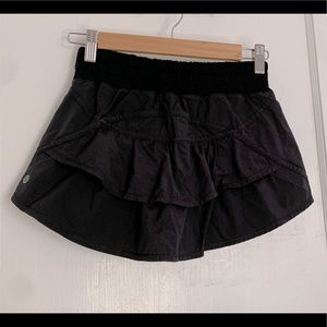 Lululemon Athletica Running Skirt Skort Size 4 Black